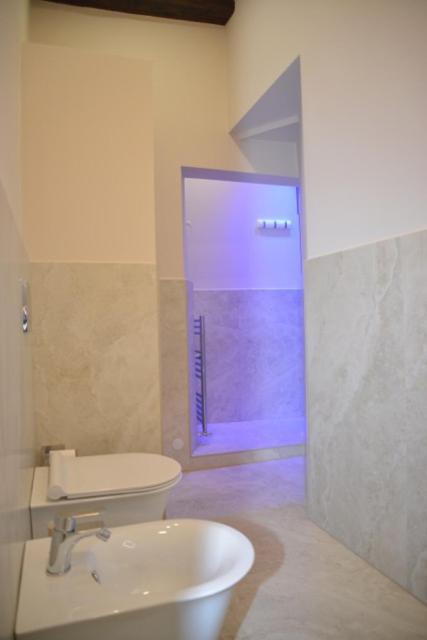 Fidia Palace Flavia'S Apartment Colosseo โรม ภายนอก รูปภาพ