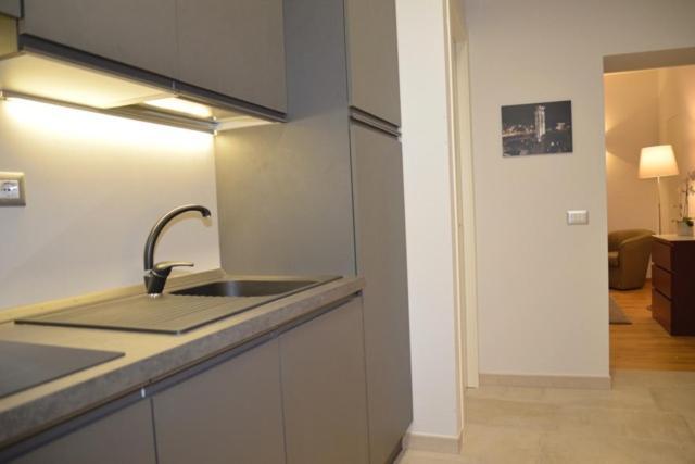 Fidia Palace Flavia'S Apartment Colosseo โรม ภายนอก รูปภาพ